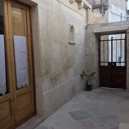 فندق مبيت وإفطار Borgoincorte مارتانو